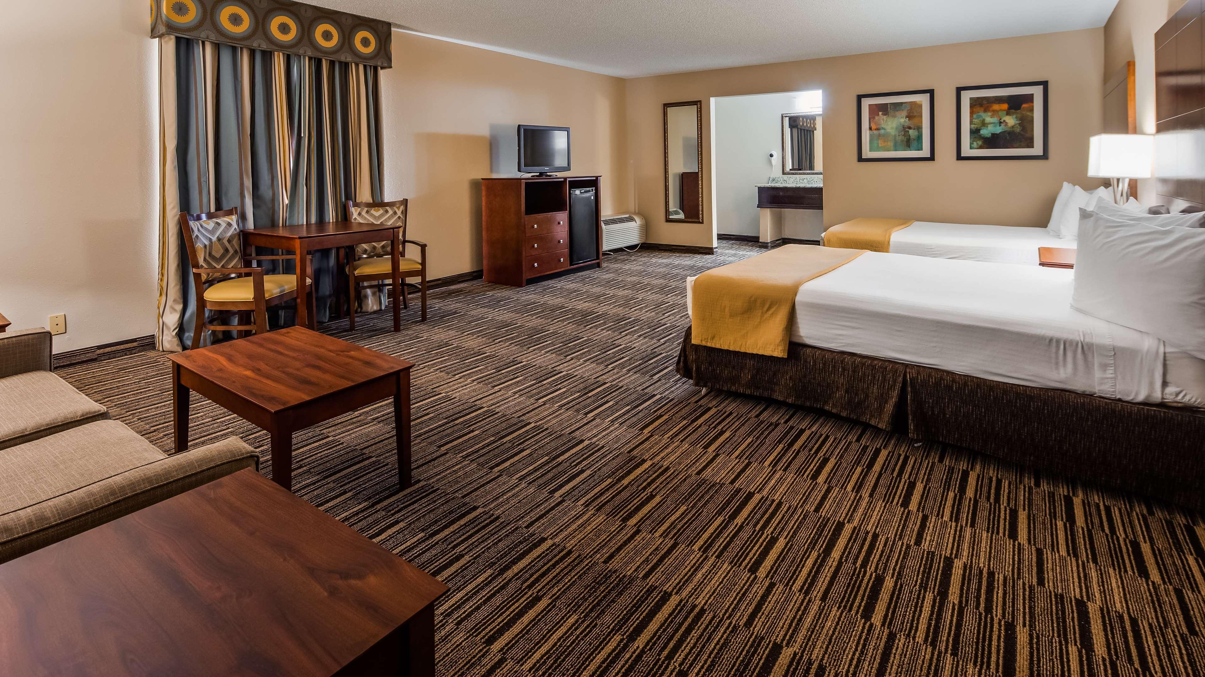 Best Western Sunday House Inn Kerrville Exterior photo
