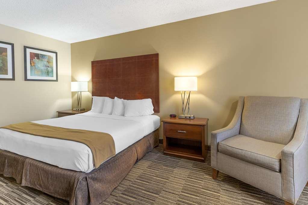 Best Western Sunday House Inn Kerrville Room photo