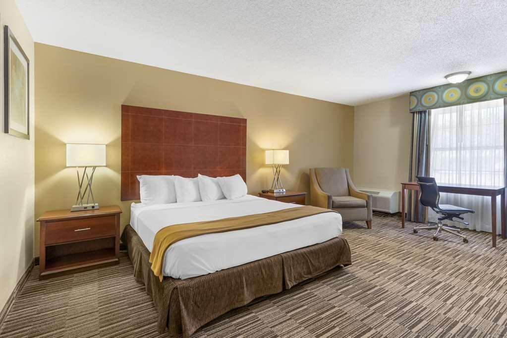 Best Western Sunday House Inn Kerrville Room photo