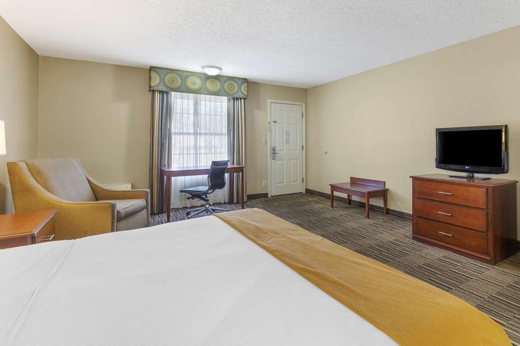 Best Western Sunday House Inn Kerrville Room photo