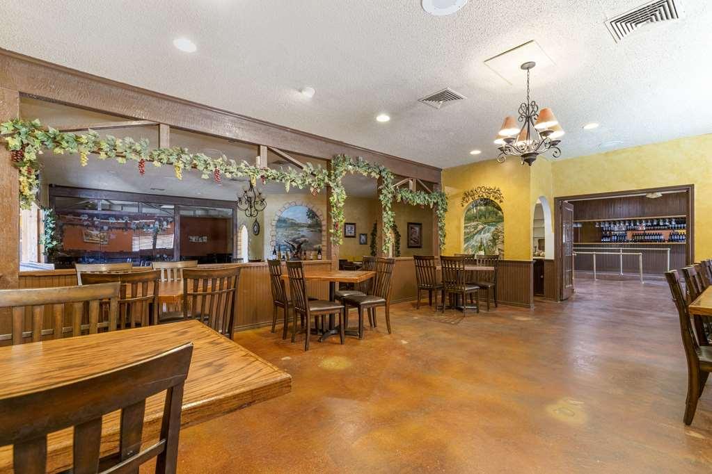 Best Western Sunday House Inn Kerrville Exterior photo