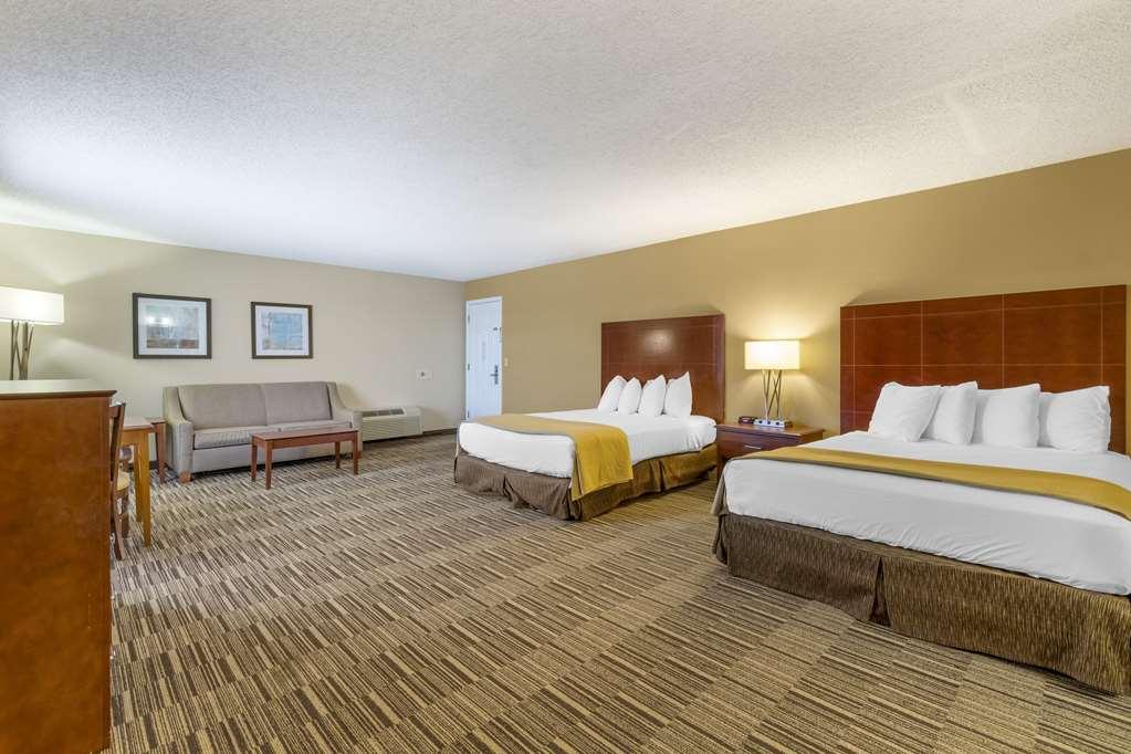 Best Western Sunday House Inn Kerrville Room photo