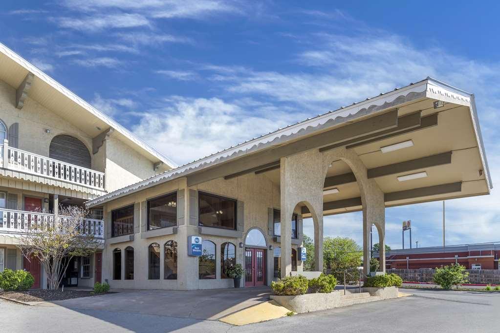 Best Western Sunday House Inn Kerrville Exterior photo