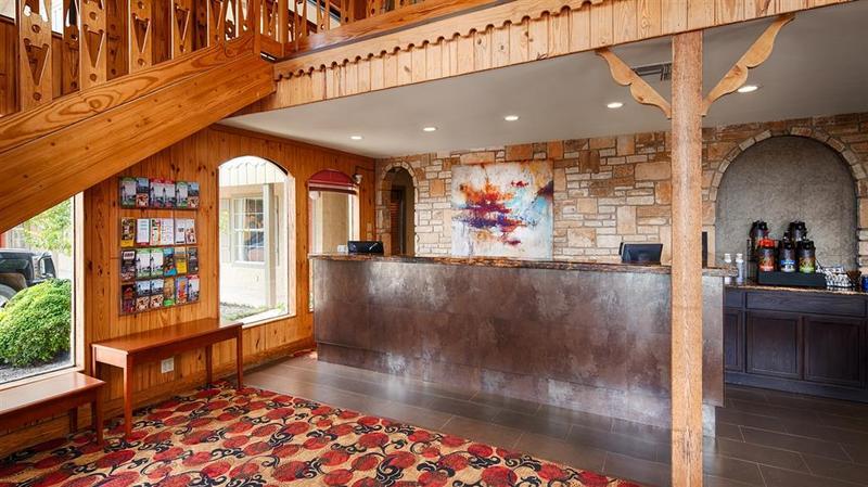 Best Western Sunday House Inn Kerrville Exterior photo