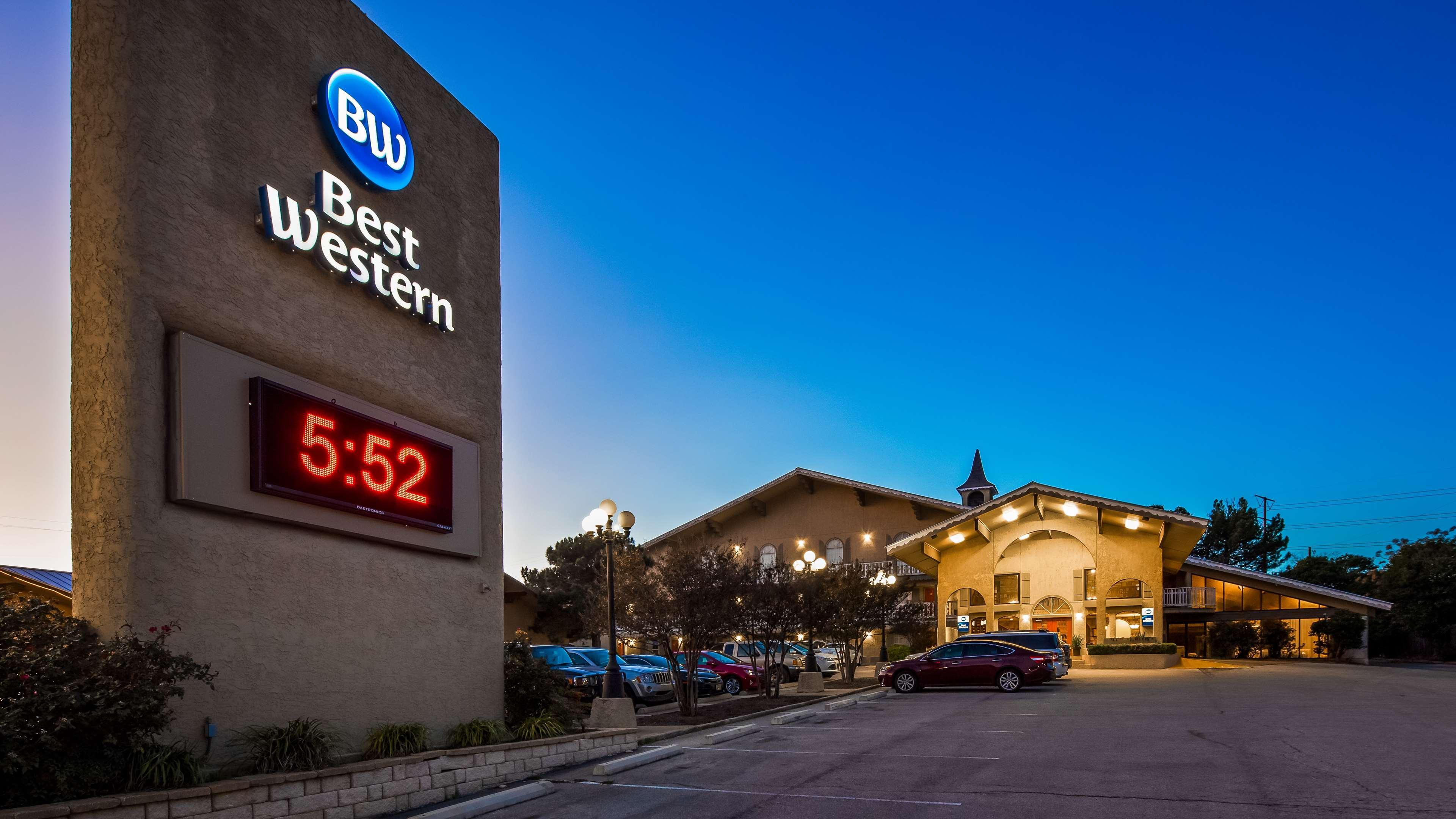 Best Western Sunday House Inn Kerrville Exterior photo