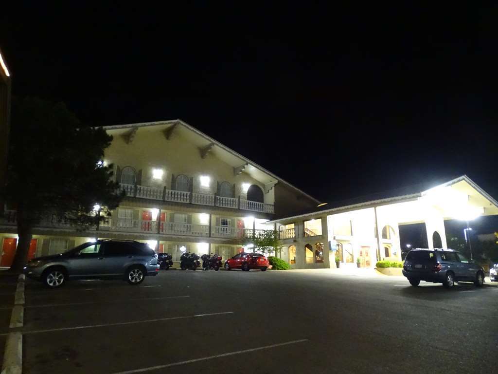 Best Western Sunday House Inn Kerrville Exterior photo
