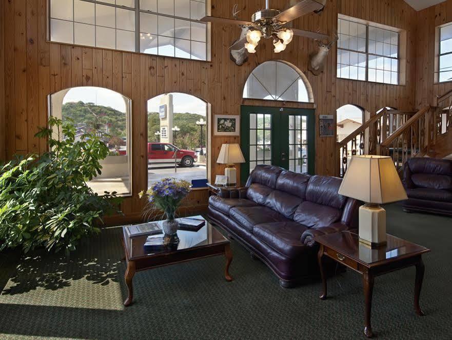 Best Western Sunday House Inn Kerrville Exterior photo